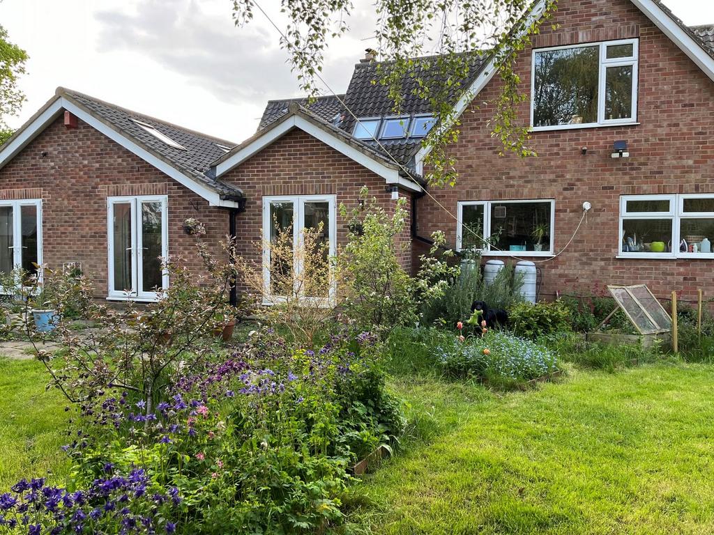 Russet Drive, off Meadlands, York, YO31 5 bed detached house for sale