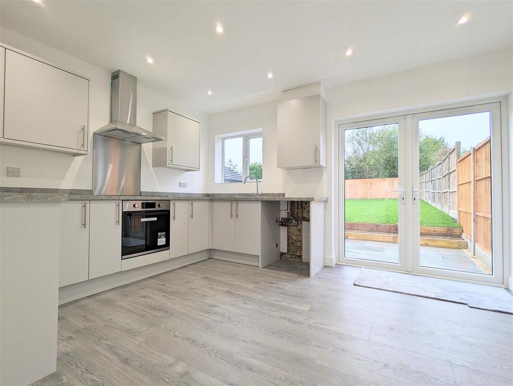 Glebe Road, Asfordby Hill, Melton Mowbray 3 bed semidetached house for