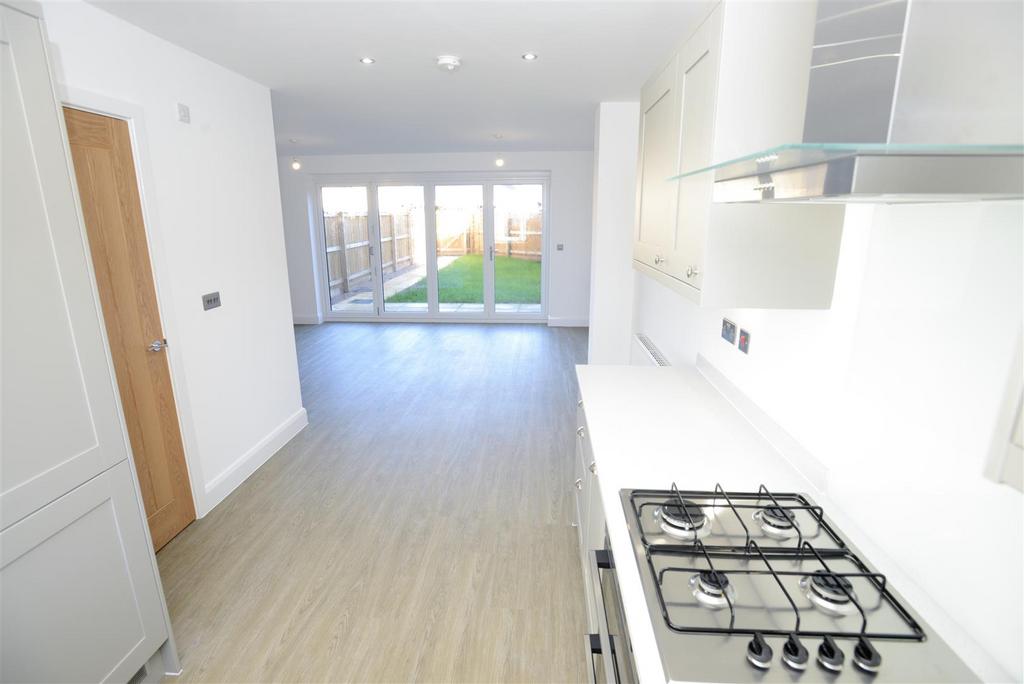Lord Hawke Way, Newark 3 bed terraced house for sale £267,995