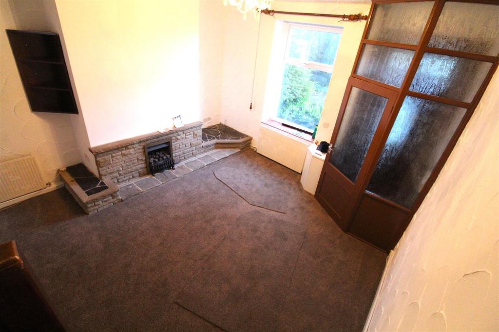 Wellington Road, Turton, Bolton 2 bed terraced house £725 pcm (£167 pw)