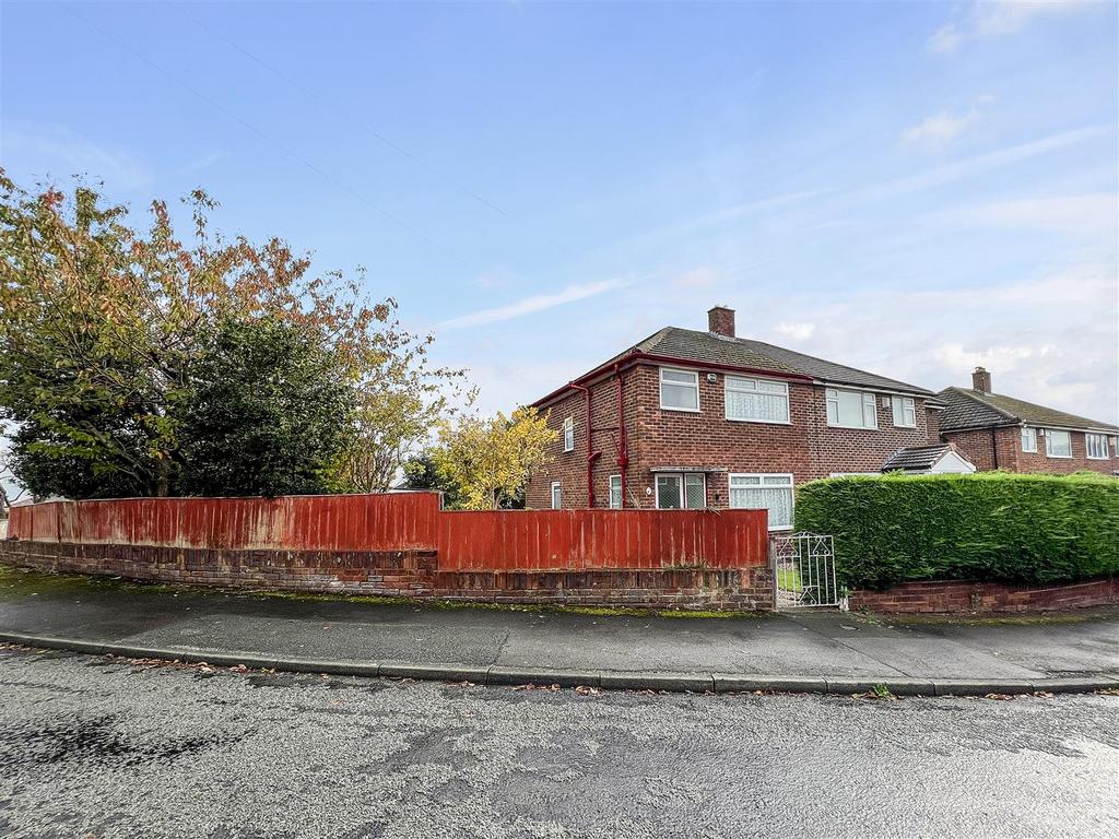 Milton Crescent, Heswall, Wirral 3 bed semidetached house for sale £