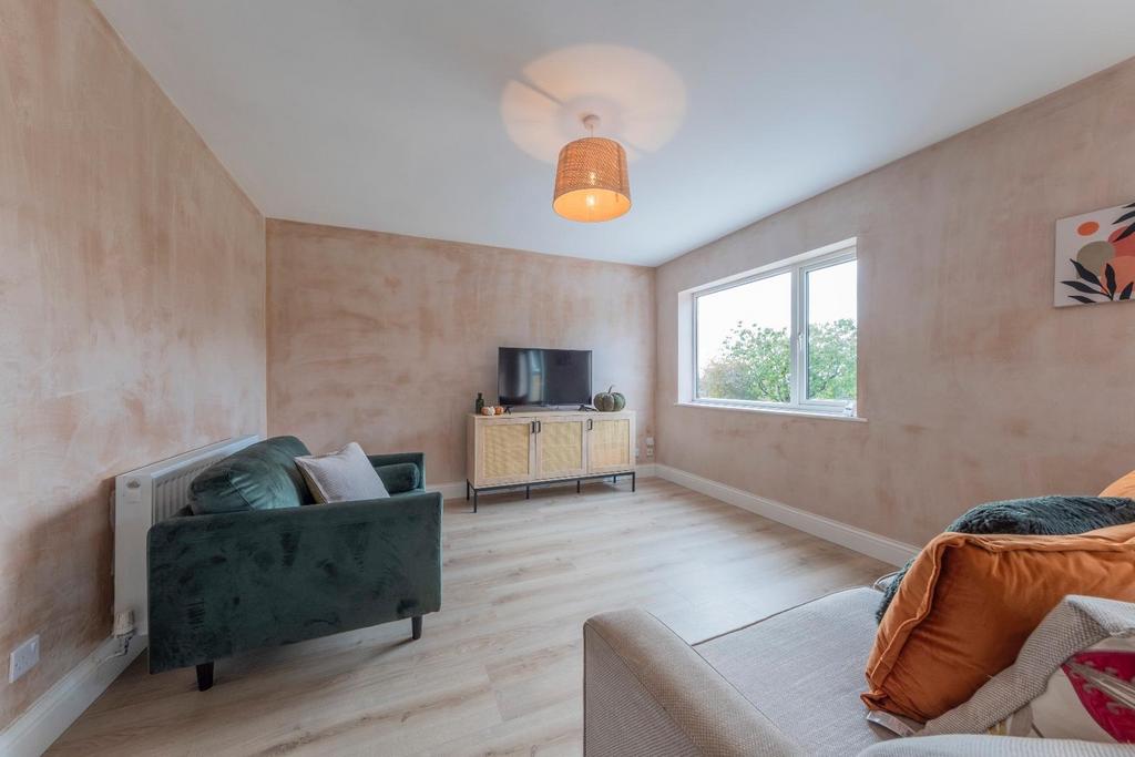 11 Orchard Way-014.JPG
