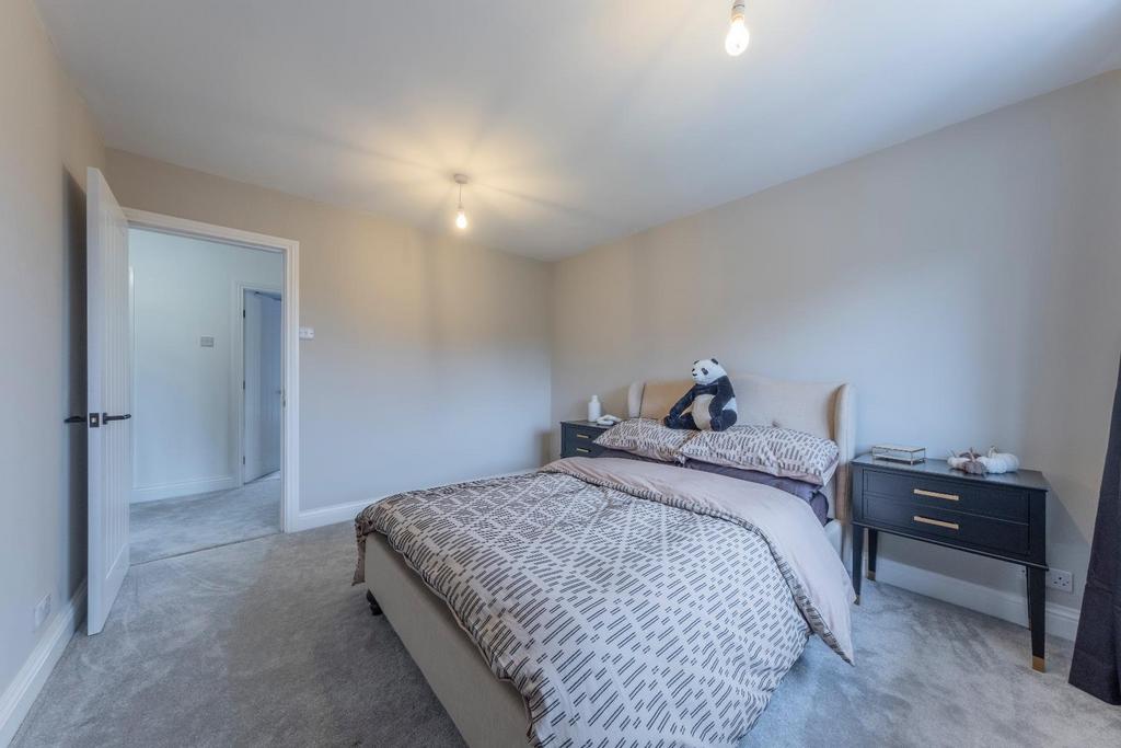 11 Orchard Way-002.JPG