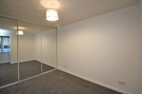 2 bedroom apartment for sale - Redoubt Close, Hitchin, SG4