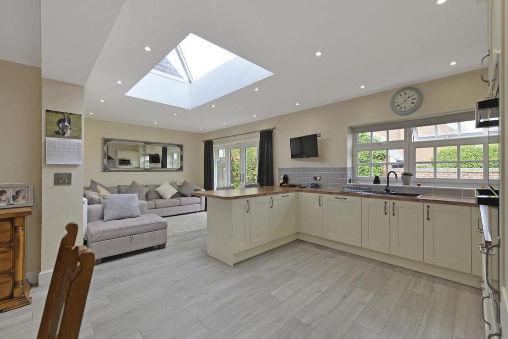 Braeburn Way, Kings Hill, ME19 4BY 3 bed detached house for sale £595,000