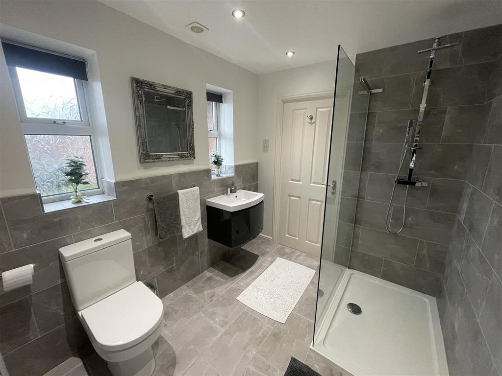 Jack and Jill En-Suite