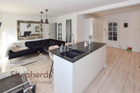 75 Penton Drive, Cheshunt, Waltham Cross, EN8 9RT