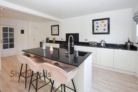 75 Penton Drive, Cheshunt, Waltham Cross, EN8 9RT