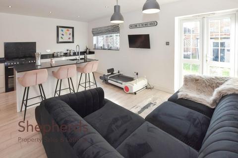 75 Penton Drive, Cheshunt, Waltham Cross, EN8 9RT