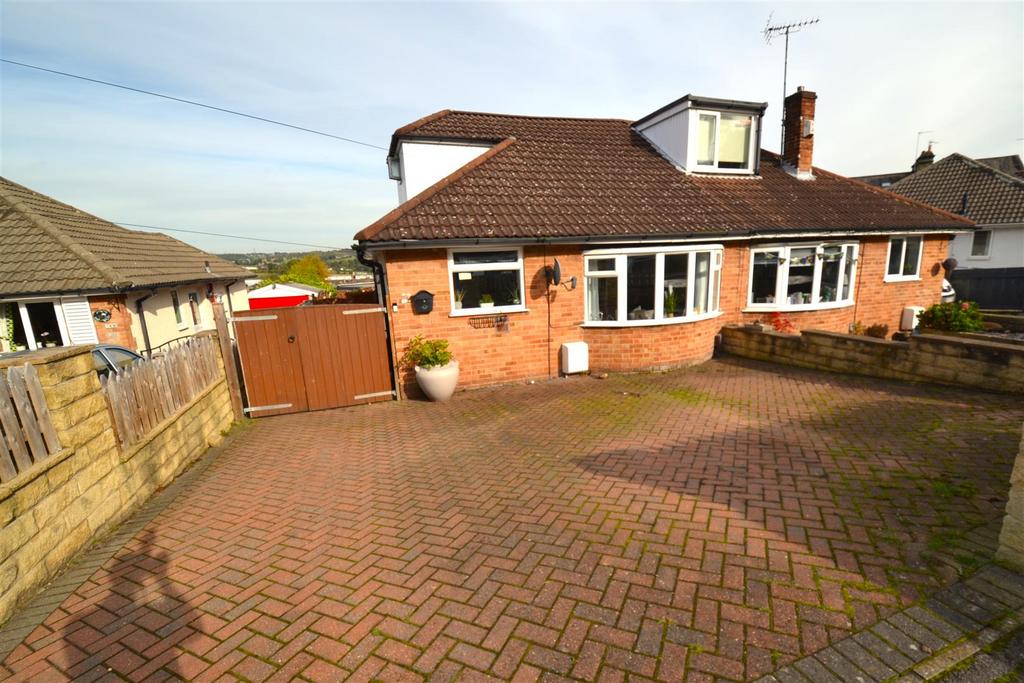 Mount Gardens, Cleckheaton 3 bed semidetached bungalow £199,950