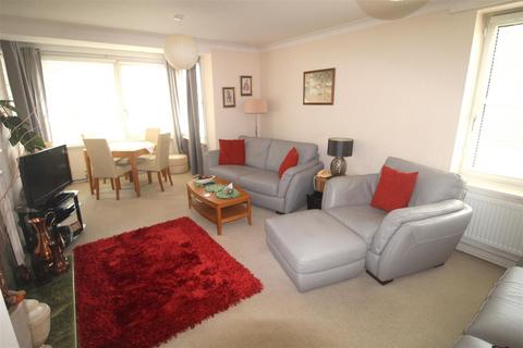 2 bedroom flat for sale, West Parade, Worthing BN11