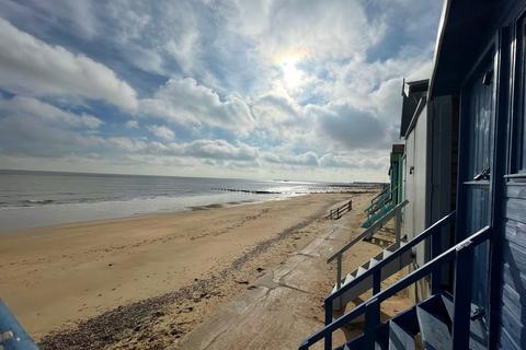 Chalet for sale, Eastcliff , Walton on the Naze, CO14