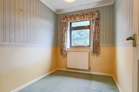 12 Engalee, East Grinstead, RH19 1FE