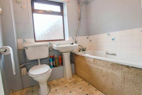 12 Engalee, East Grinstead, RH19 1FE