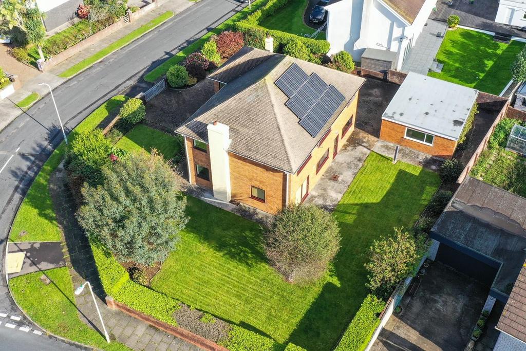 Locks Court, Porthcawl, Bridgend... 4 bed detached house for sale £