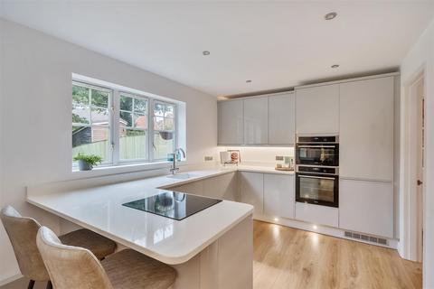 31 Biddington Way, Honiton, EX14 2GU