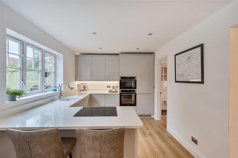31 Biddington Way, Honiton, EX14 2GU