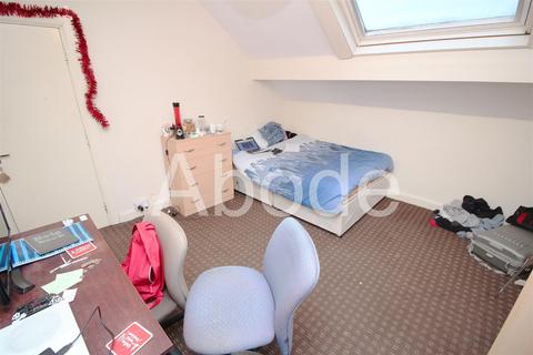 3 bedroom house to rent, Brudenell Street, Hyde Park, Leeds