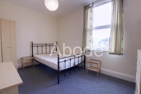 5 bedroom house to rent, Spring Grove Walk, Hyde Park, Leeds