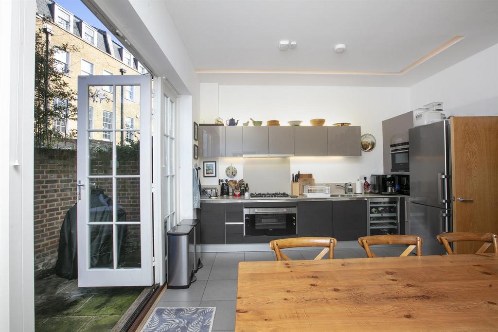 Grove Lane, Camberwell, SE5 2 bed for sale £900,000