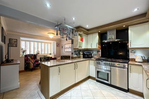 4 bedroom detached house for sale - Crabtree Way, Tingley, Wakefield