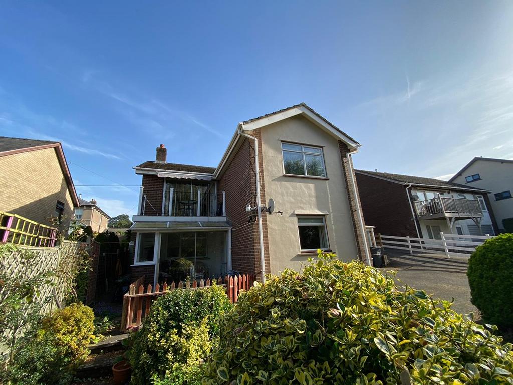 Camden Road, Brecon, LD3 4 bed detached house for sale £375,000