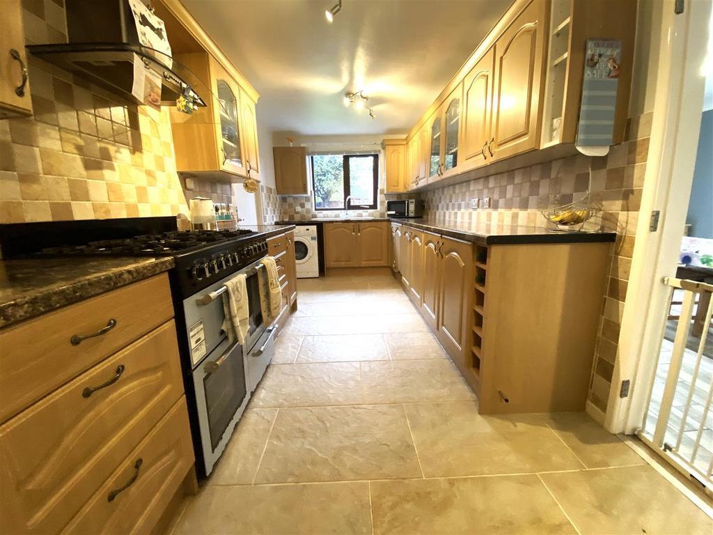 Willow Park, Minsterley, Shrewsbury 3 bed detached house for sale £