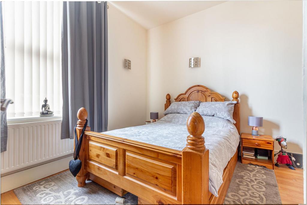 Bedroom-1-4.jpg