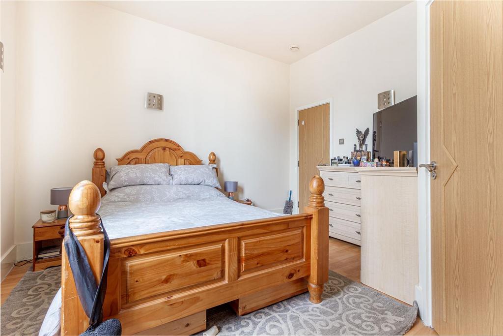 Bedroom-1-3.jpg