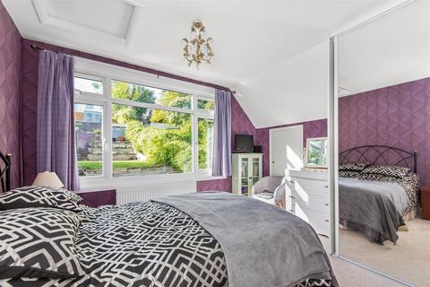 32 Hilltop Road, Whyteleafe, CR3 0DD