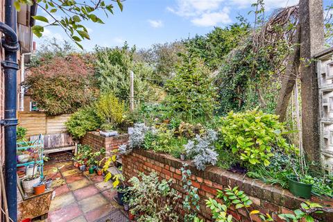 3 bedroom semi-detached house for sale - Chichester Close, Hove