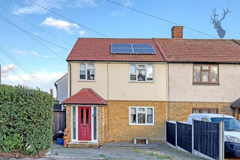 35a Burrow Green, Chigwell, IG7 4HA
