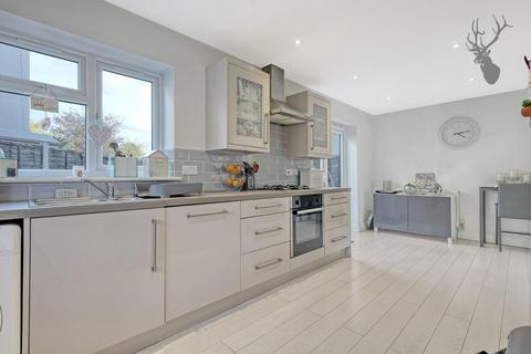 35a Burrow Green, Chigwell, IG7 4HA