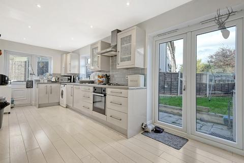 35a Burrow Green, Chigwell, IG7 4HA