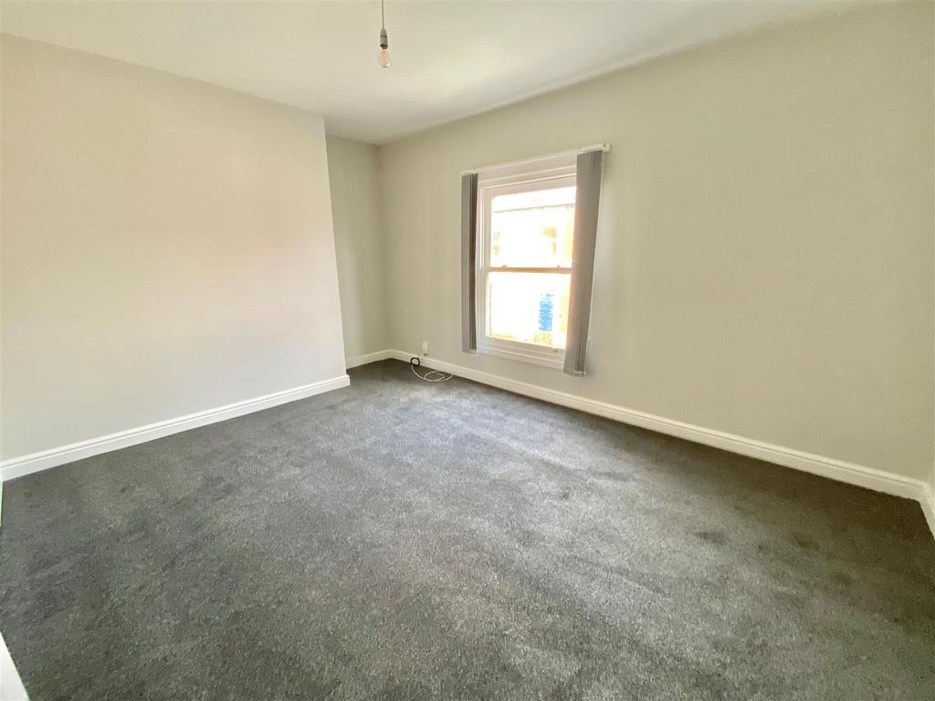 High Street, Macclesfield 2 bed terraced house for sale £199,950