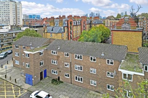 4 Brierly Gardens, London, E2 0TE