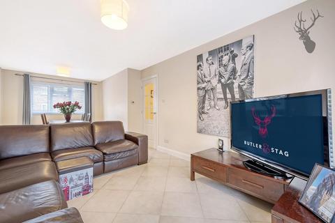 4 Brierly Gardens, London, E2 0TE