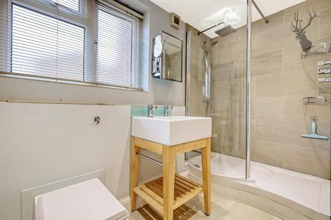 4 Brierly Gardens, London, E2 0TE