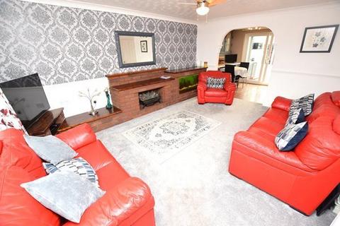 3 bedroom semi-detached house for sale, Warwick Close, Market Drayton, Shropshire