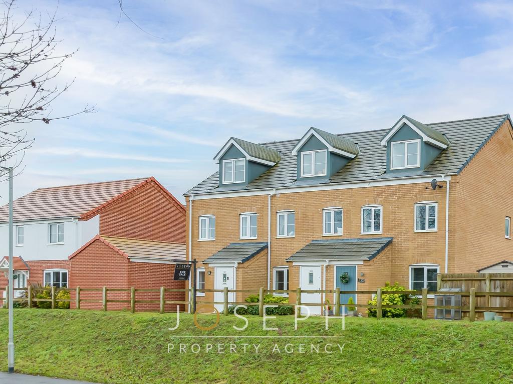 Stowmarket Road, Great Blakenham, IP6 3 bed end of terrace house for sale £270,000