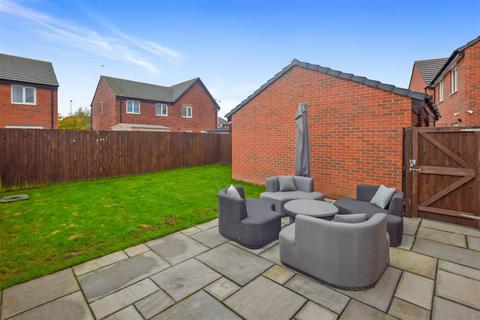 3 bedroom detached house for sale - Woodford Drive, Farnworth, Widnes