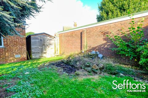 5 bedroom detached bungalow for sale - Parana Close, Sprowston, NR7