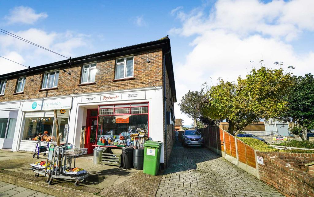 High Street, Selsey 3 bed apartment for sale £289,500