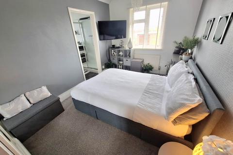3 bedroom maisonette for sale, High Street, Selsey