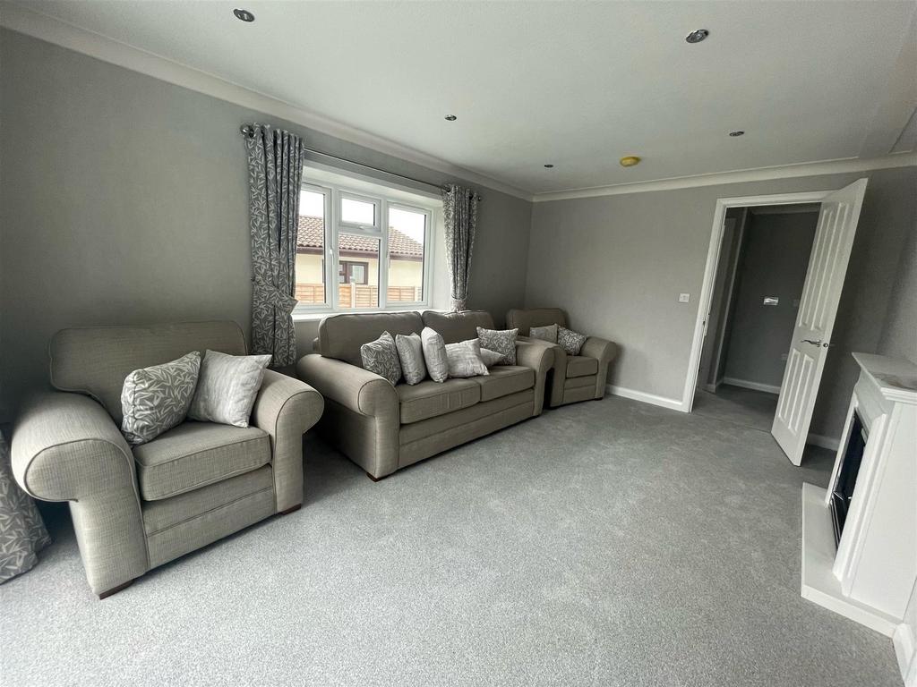 Bourne Park, Golden Green, Tonbridge, Kent 2 bed park home for sale £