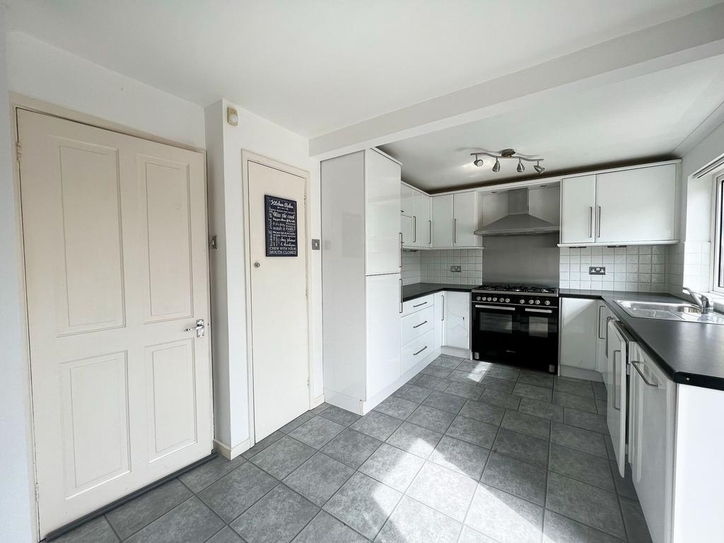 Davids Road, Bristol, BS14 3 bed semidetached house for sale £330,000