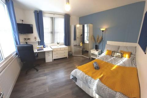 6 bedroom terraced house to rent, Huntingdon Street, Nottingham, City Centre, NG1