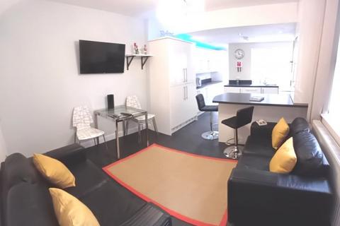 6 bedroom terraced house to rent, Huntingdon Street, Nottingham, City Centre, NG1
