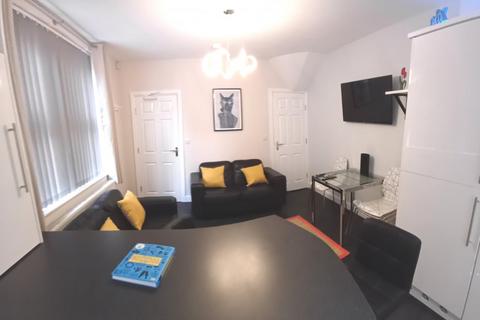 6 bedroom terraced house to rent, Huntingdon Street, Nottingham, City Centre, NG1