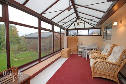 2 bedroom bungalow for sale - Northway,  Fleetwood, FY7